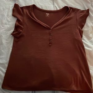 Brownish/red soft rayon/polyester blend top